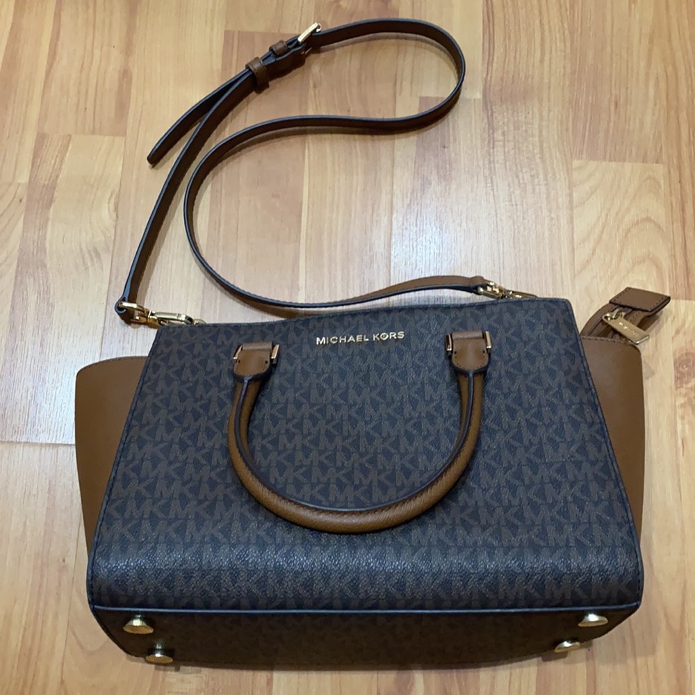 MICHAEL KORS⦂ CROSSBODY & WALLET - Picture 3 of 9